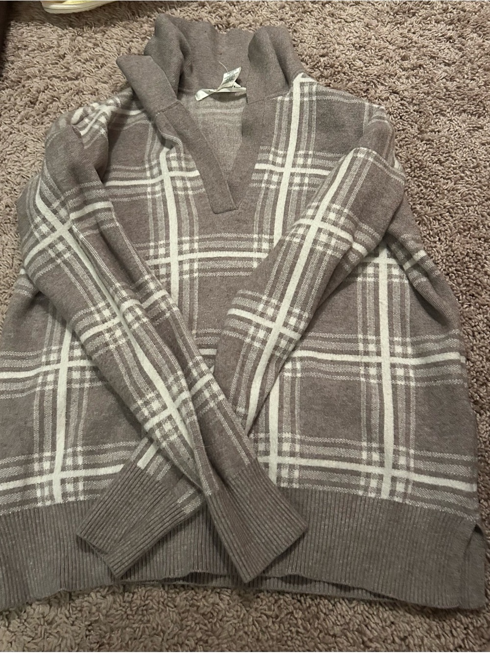 Max Studio Plaid V-Neck Sweater - Grey and White | Size Medium